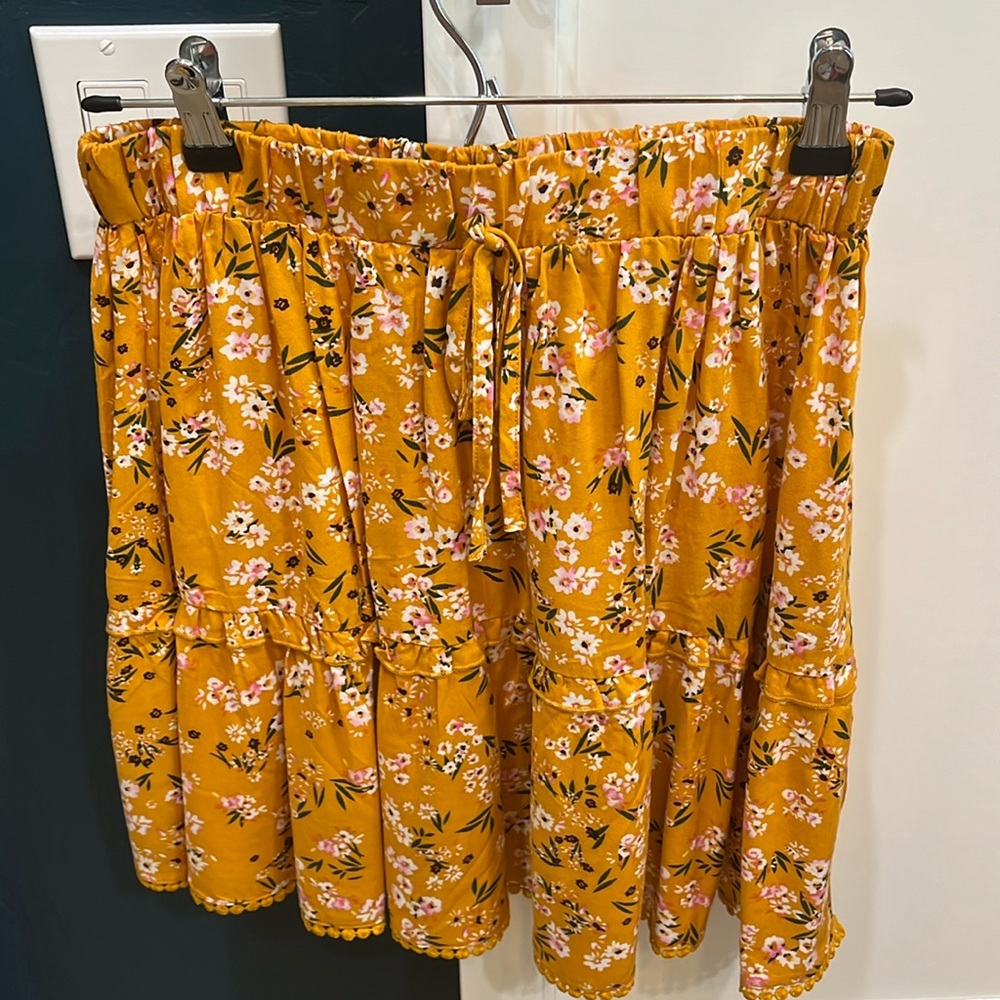 🎉Host pick🎉 Indigo Rose yellow floral skirt